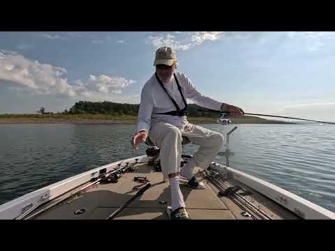SUMMER SPOON FISHING FOR WALLEYE ON BULL SHOALS