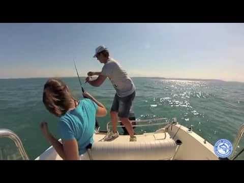 Light Game Fishing: Spinning &amp; Jigging Ricciola Amberjack C&amp;R - Woman vs Man