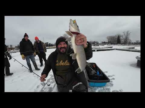 ****First time Catching A Silver Pike***Gatineau Quebec Fishing Early January 2023