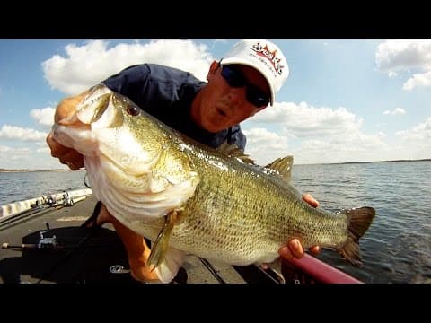 How to Fish Spoons for Bass