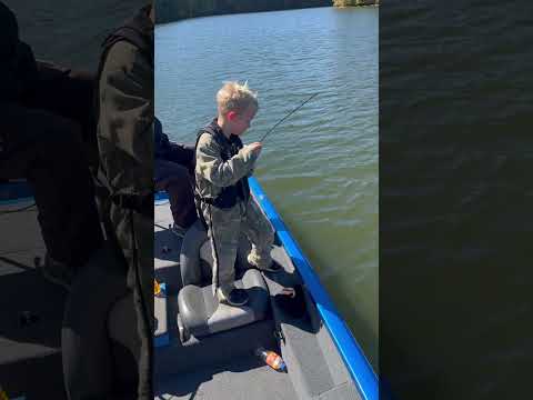Kid BREAKS rod on a BIG Fish! 🤯