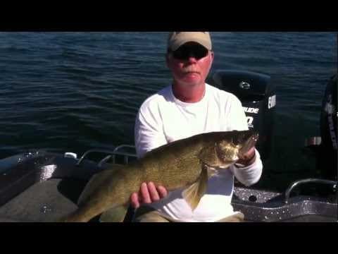 Where can I find big walleye in Lake Oahe?